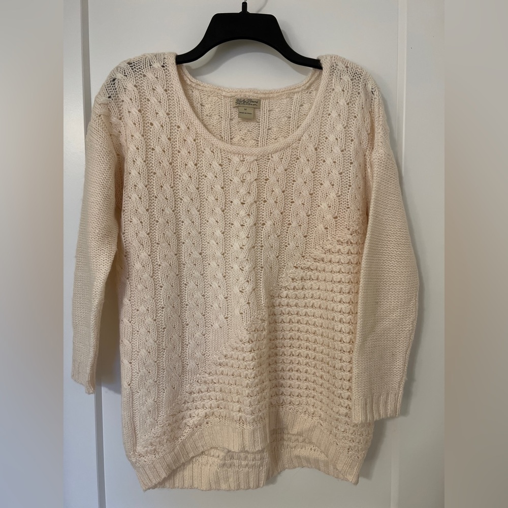 Lucky brand white crochet sweater

Size medium 

57 acrylic 27 cotton 16 wool